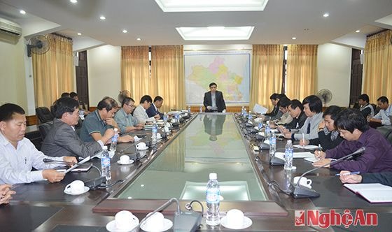 Đồng chí Huỳnh Thanh Điền chủ trì buổi làm việc