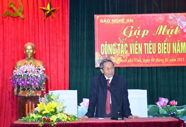 PGS.TS. Thiếu tướng Lê Văn Cương trao đổi các vấn đề thế giới trong năm 2014, dự báo 2015.