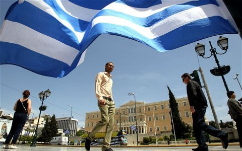 Người dân Hy Lạp đã quá mệt mỏi với chính sách thắt lưng buộc bụng của chính phủ (Ảnh AP)