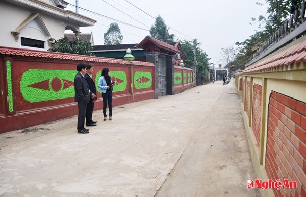 Đường vào xóm Đông Yên (Long Thành, Yên Thành) khang trang, sạch đẹp.