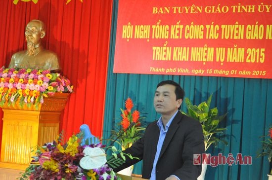 Đại diện Ban Tuyên giáo huyện Nghĩa Đàn báo cáo tham luận