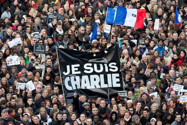 Người dân Paris tập trung tuần hành sau vụ thảm sát tại tòa soạn tạp chí Charlie Hebdo hôm 7/1. 