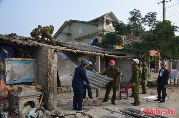 Tại xã Kim Liên, điểm nóng vi phạm ngay khu vực trụ sở một cơ quan nhà nước cũ, bị người dân chiếm đóng nhiều năm nay làm nơi kinh doanh, buôn bán.