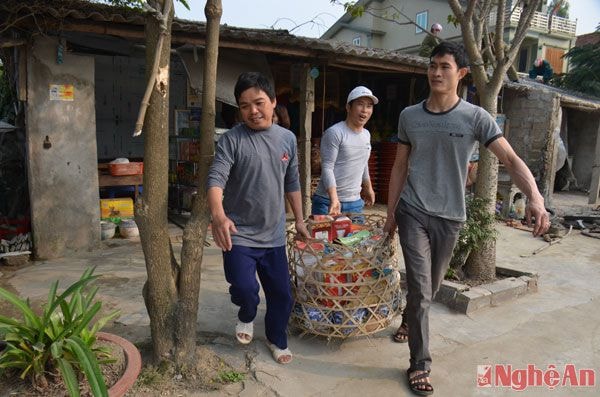 Ngày 19/1, các hộ dân lấn chiếm đều tự giác dỡ nhà tạm, đưa hàng hóa khỏi khu vực vi phạm. 