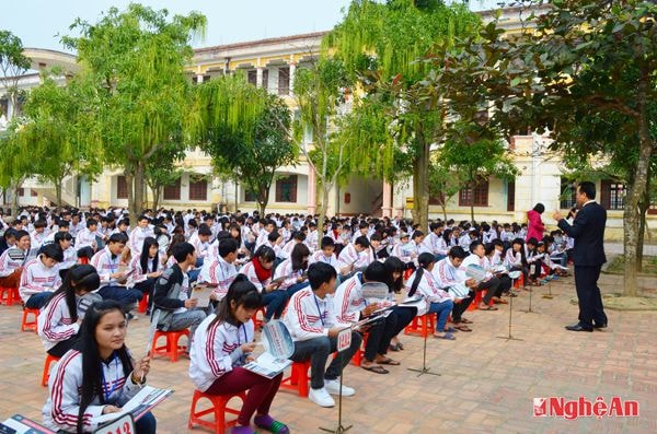 Tổ chức truyền thông tại trường PTTH Cửa Lò
