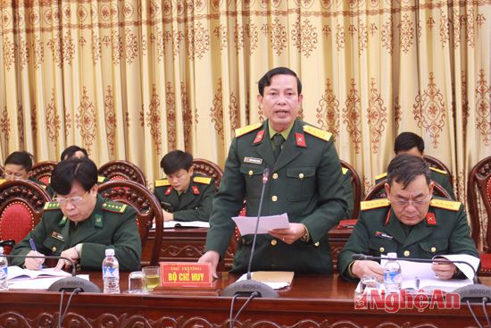 Đại tá Lương Hồng Phong - Chính ủy Bộ chỉ huy quân sự tỉnh phát biểu