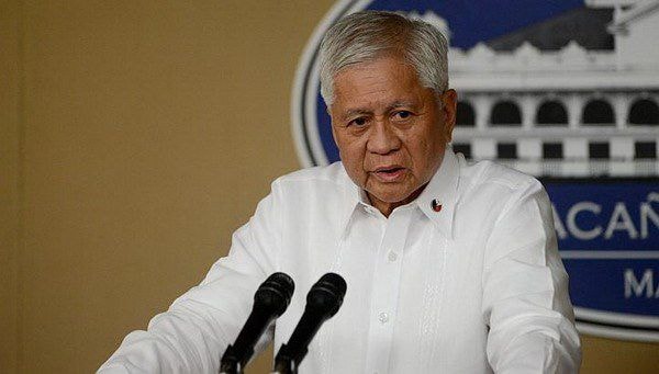   Ngoại trưởng Philippines Albert del Rosario. (Nguồn: www.straitstimes.com)