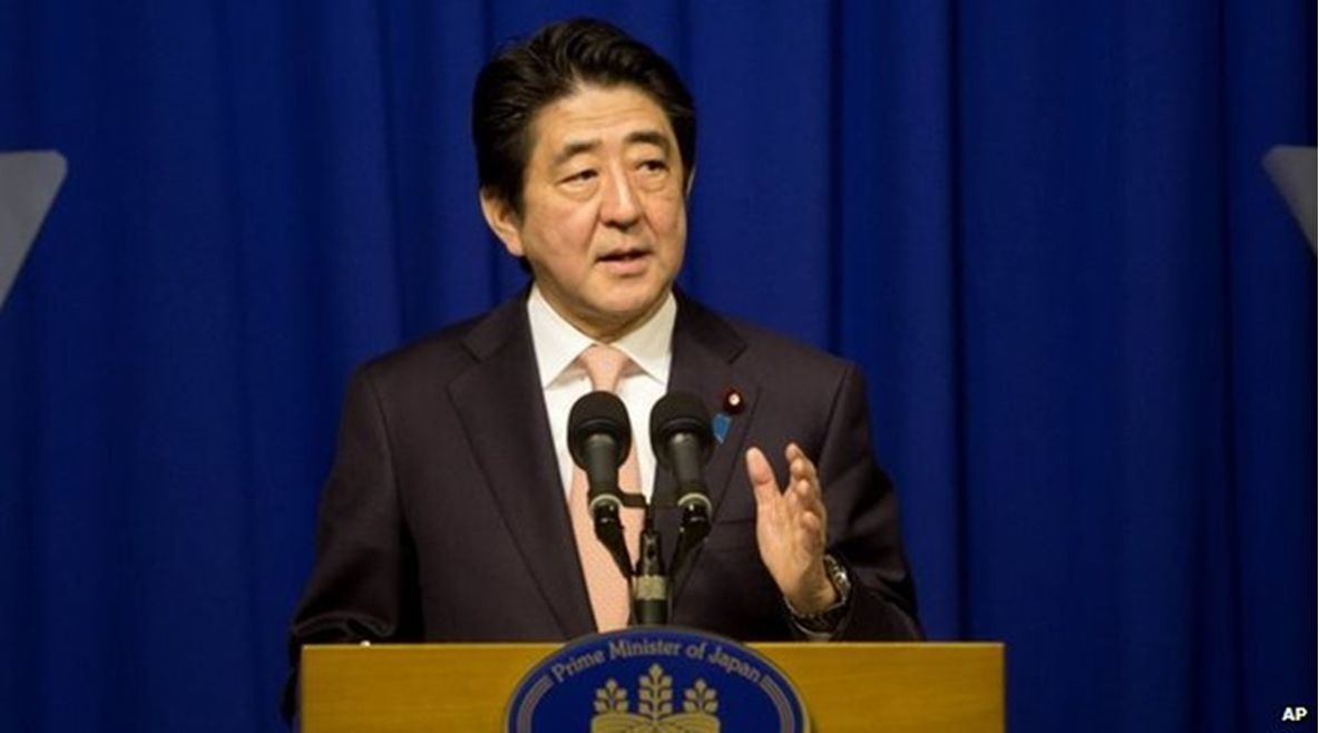 Thủ tướng Nhật bản Shinzo Abe trong cuộc họp báo. Ảnh: AP