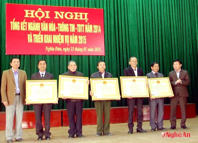 Trao bàng công nhận Làng văn hóa năm 2014