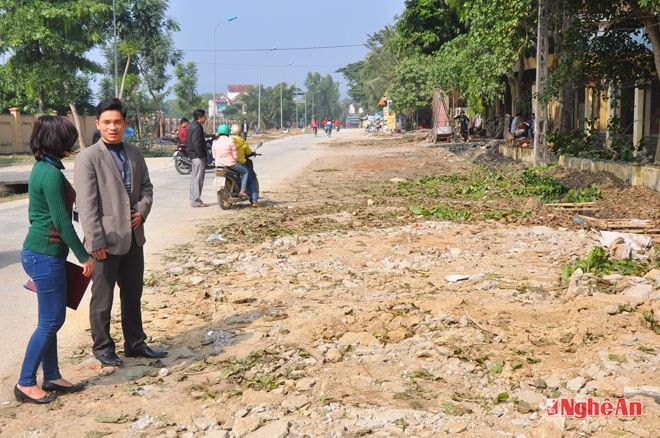 Một đoạn hành lang an toàn giao thông ở Thị trấn Anh Sơn đã được giải tỏa