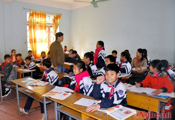Tiết học Ngữ văn của lớp 8B, Trường THCS Nguyễn Trãi (Tân Kỳ).