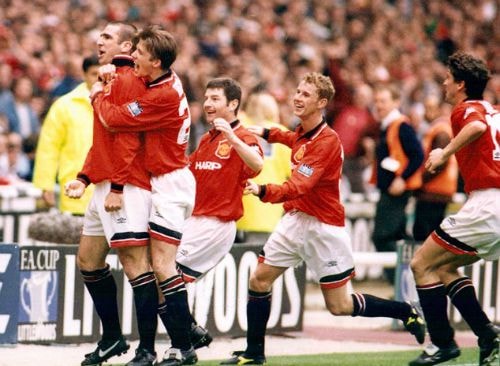 Cantona cùng David Beckham, Denis Irwin, Nicky Butt và Roy Keane ở chung kết Cup FA 1996. Ảnh: Rexmail