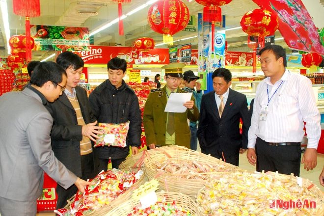 Kiểm tra ATVSTP tại siêu thị Big C.