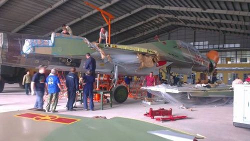 Ngoài máy bay vận tải, cuối tháng 12/2014, Không quân Việt Nam đã nhận được thêm 2 chiếc tiêm kích đa năng Su-30MK2 theo hợp đồng 12 chiếc được ký kết hồi năm 2013.