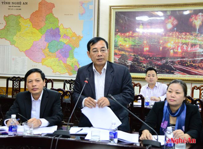 Đồng chí Nguyễn Văn Huy - Chủ tịch Uỷ ban Mặt trận Tổ quốc tỉnh phát biểu ý kiến