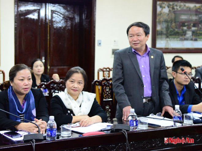 Đồng chí Thái Khắc Thư - Bí thư Đảng uỷ các doanh nghiệp phát biểu ý kiến