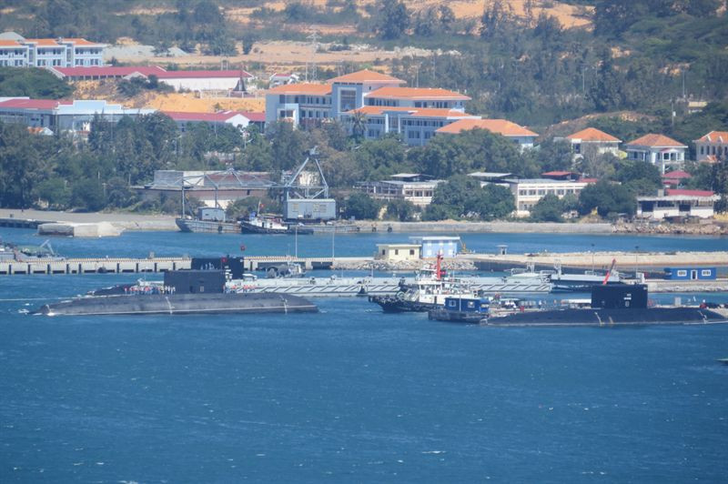 Như vậy hiện nay, quân cảng Cam Ranh đã tiếp nhận ba tàu ngầm là HQ-182 Hà Nội, HQ-183 TP.HCM và HQ-184 Hải Phòng.