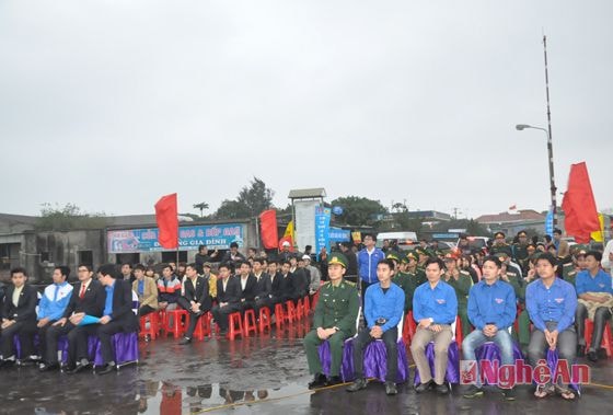 Đông đảo cán bộ chiến sỹ trẻ, đoàn viên thanh niên và cán bộ nhân viên Cienco4 đã tham dự buổi lễ