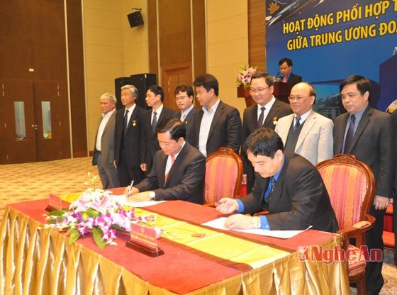 Lãnh đạo Bộ GTVT và Lãnh đạo Trung ương Đoàn ký kết chương trình phối hợp giai đoạn 2015-2017