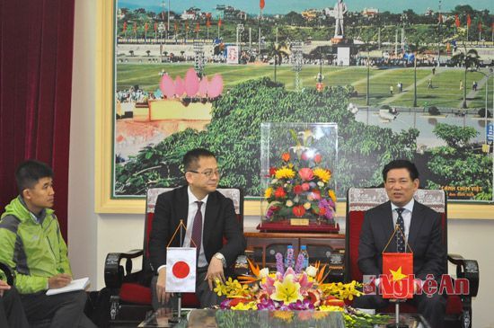 Đồng chí Hồ Đức Phớ c - hội đàm, trao đổi với Ngài Tsuno -Đại diện JICA tại Việt Nam