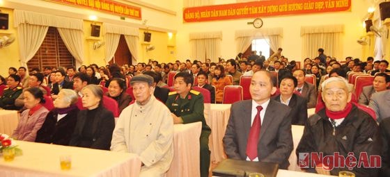 Các đại biểu tham dự buổi lễ