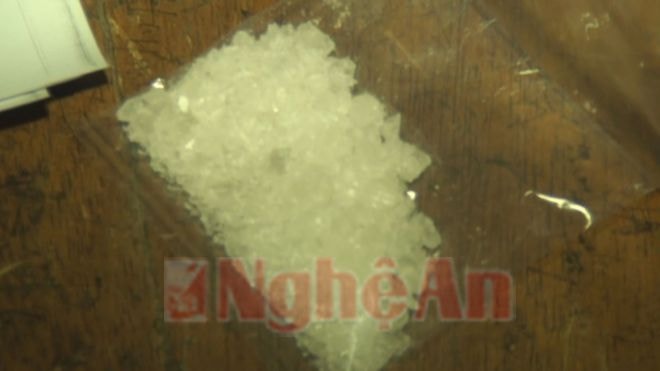 Các đối tượng Ngô Đức Tâm, Mai Ngọc Kiều tại cơ quan công an