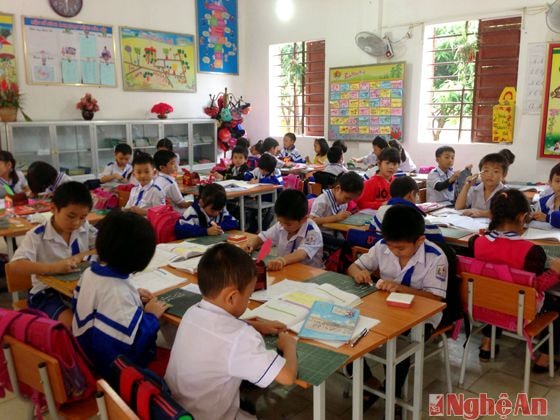 Tiết học của học sinh Trường Tiểu học Nghi Thủy (Thị xã Cửa Lò).