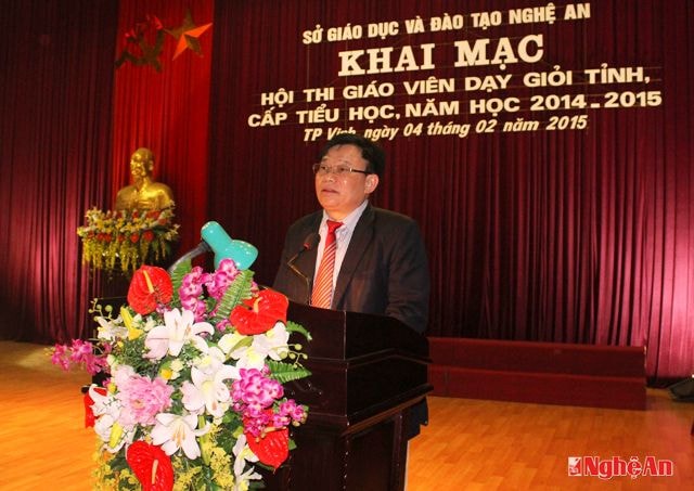 Đồng chí Thái huy Vinh, Phó Giám đốc Sở Giáo dục và Đào tạo phát biểu khai mạc.