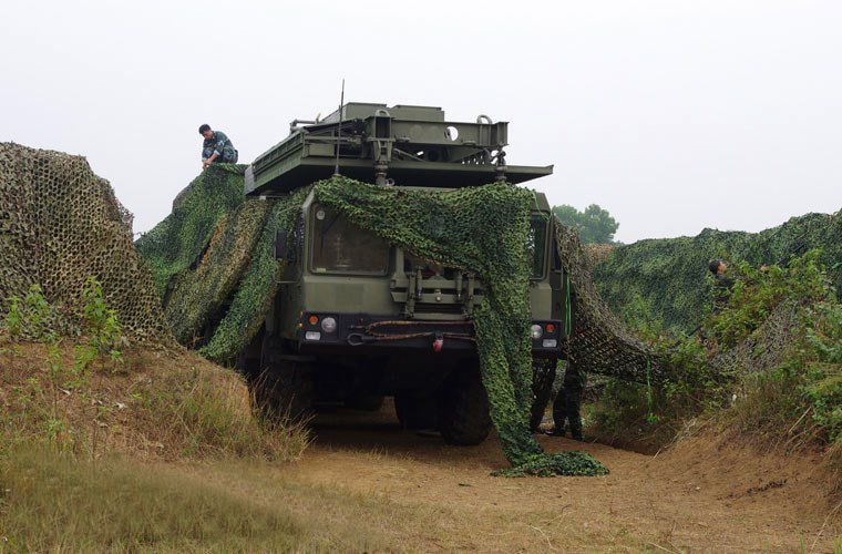 Bên cạnh đó, 96L6E còn có chế độ chuyên tìm kiếm ở độ cao thấp với khả năng bao quát 3600 trong vòng 6 giây, góc phương vị từ -3 - 1,50. Ở chế độ này, vận tốc mục tiêu giới hạn từ 50 - 2.800 m/s. Radar 96L6E có khả năng phát hiện đồng thời 100 mục tiêu, tầm trinh sát tối đa 300 km.