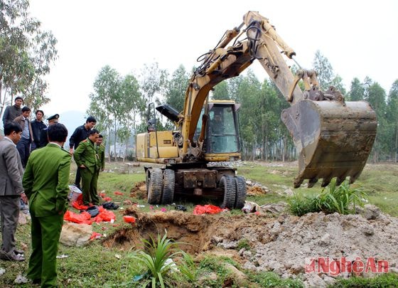 Các lực lượng chức năng đang tập trung tiêu hủy số lượng pháo lớn