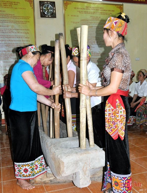 Buổi tập luyện của CLB Khắc luống bản Mác (xã Thạch Giám, Tương Dương).