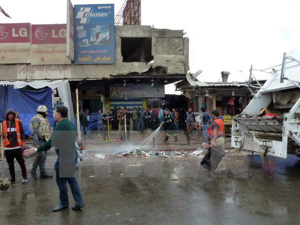 Hiện trường vụ đánh bom tại nhà hàng ở New Baghdad ngày 7/2. Nguồn: AFP