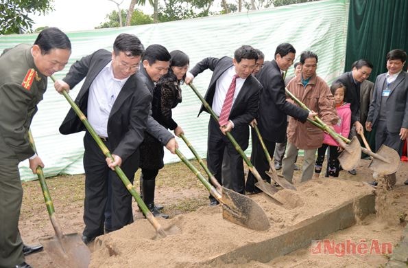 Khởi công xây dựng nhà tình nghĩa tại xã Hùng Sơn