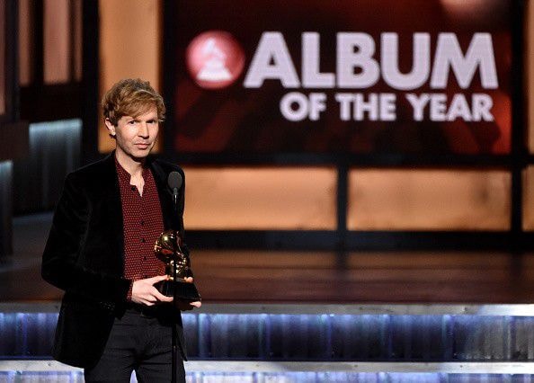  Rocker Beck bất ngờ thắng giải Grammy Album của năm với Morning Phase.