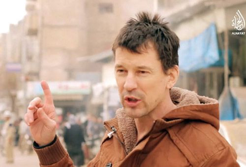 Hình ảnh nhà báo John Cantlie chụp từ đoạn video do IS công bố