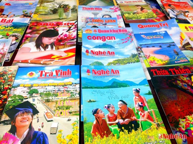 Các ấn phẩm trưng bày tại Hội báo Xuân.