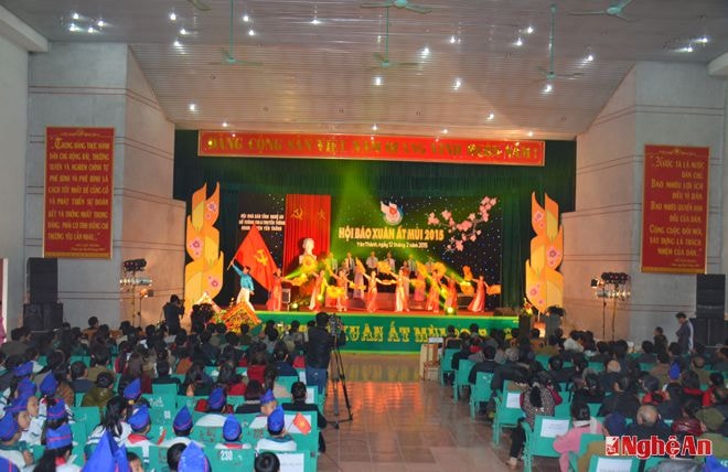 Các tiết mục văn nghệ chào mừng Hội báo xuân