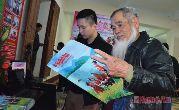 Bạn đọc xem báo Nghệ An.