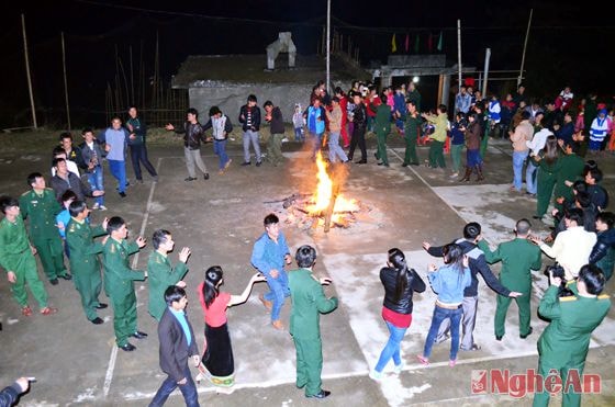 Điệu múa truyền thống ấm tình quân dân