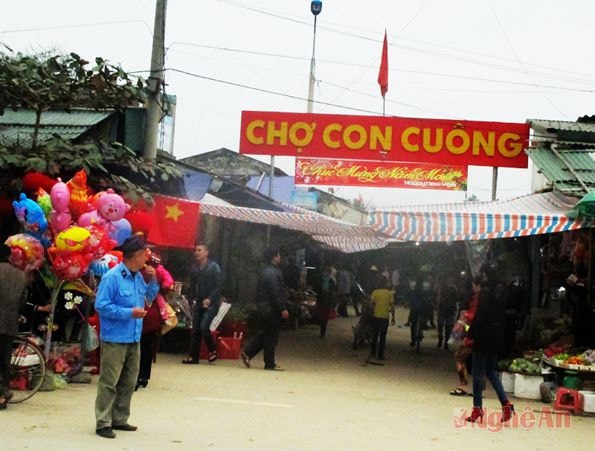 Khu chợ huyện đông đúc hơn ngày thường