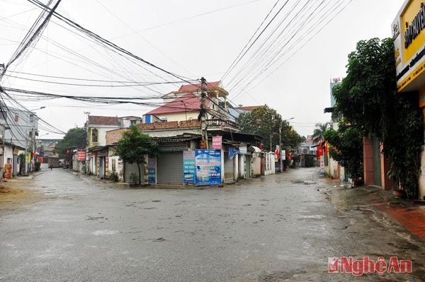 Một ngõ nhỏ ở đường Bạch Liêu (phường Bến Thủy), khu vực ĐH Vinh, thường xuyên tấp nập sinh viên qua lại, nay không có một bóng người