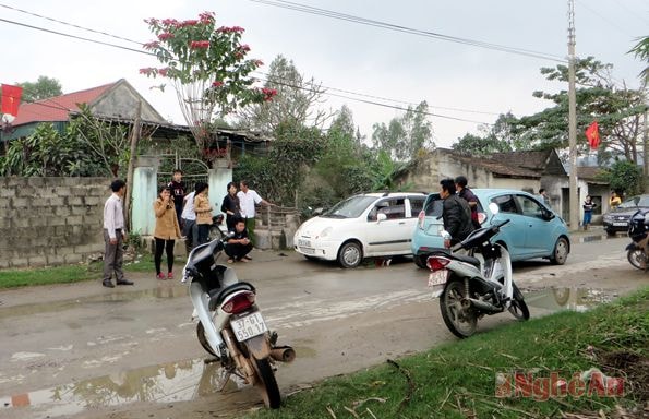 Hiện trường vụ tai nạn đoạn qua xóm 7 xã Quỳnh Mỹ.