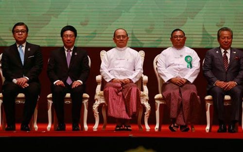   Năm 2014, ASEAN đã phát huy mạnh mẽ đoàn kết, thể hiện tiếng nói chung và thống nhất trước những vấn đề chiến lược ở khu vực