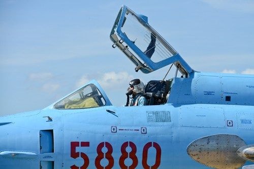 Điều đặc biệt trong thiết kế đưa Su-22 trở thành máy bay chiến đấu “độc nhất vô nhị” ở Đông Nam Á đó chính là kiểu thiết kế cánh cụp cánh xòe. Với thiết kế này, cánh máy bay có thể giang rộng ra hoặc áp sát vào thân máy bay.