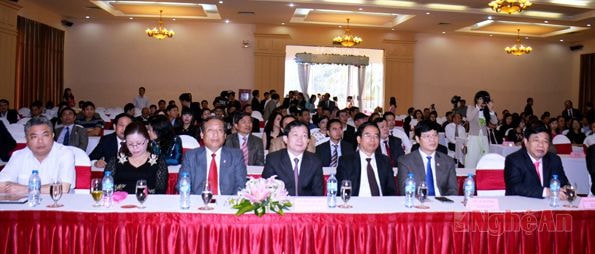 Các đại biểu tham dự buổi lễ