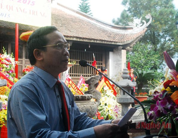 Hoàng Trung Châu- Phó chủ tịch UBND TP Vinh đọc diễn văn khai mạc lễ kỷ niệm.