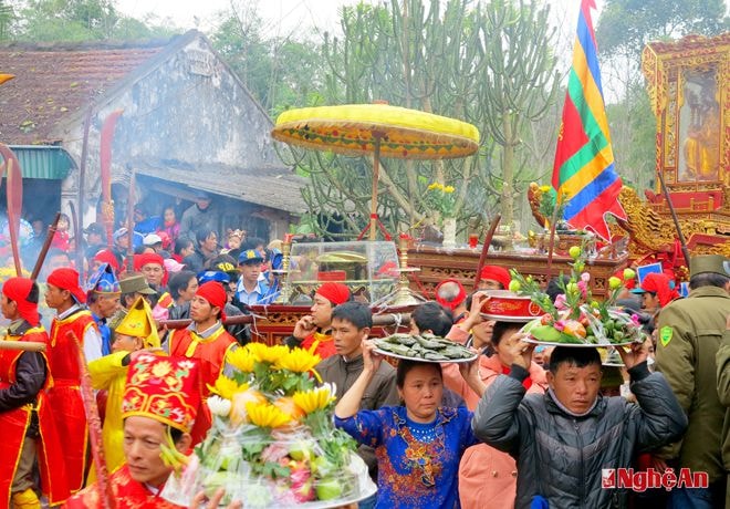 Quang cảnh Lễ hội Đền Quả Sơn.