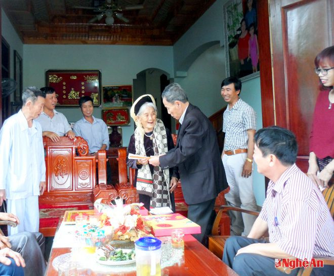 Lễ mừng thọ bà Nguyễn Thị Luyến (xã Thanh Lĩnh - Thanh Chương).