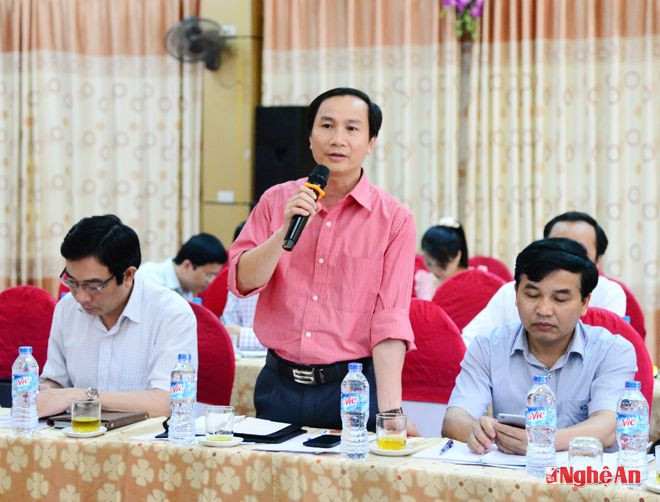 Lãnh đạo đại diện Báo Nghệ An phát biểu ý kiến tại buổi họp báo
