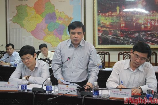 Đồng chí Huỳnh Thanh Điền _ Phó Chủ tịch UBND tỉnh phát biểu tại hội nghị